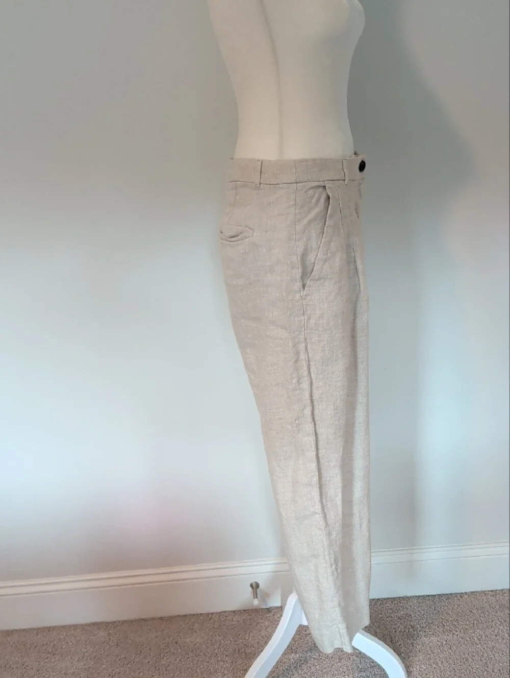 Banana Republic The Petite Soho Wide-Leg Pant in Linen (Flax Beige)